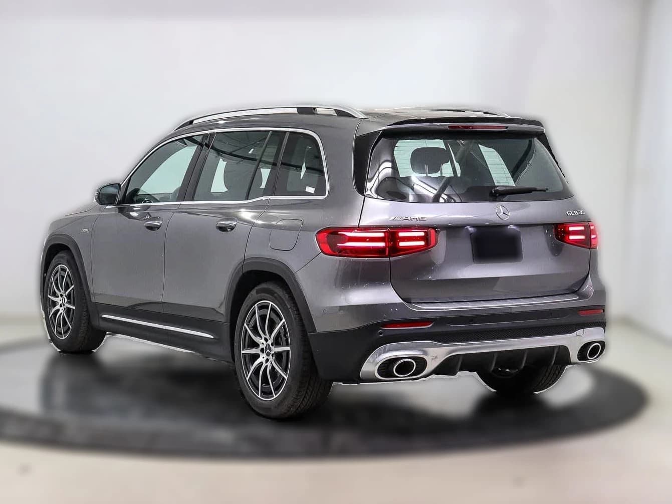 Mercedes-Benz GLB AMG GLB 35 4MATIC SUV 2026 — side view