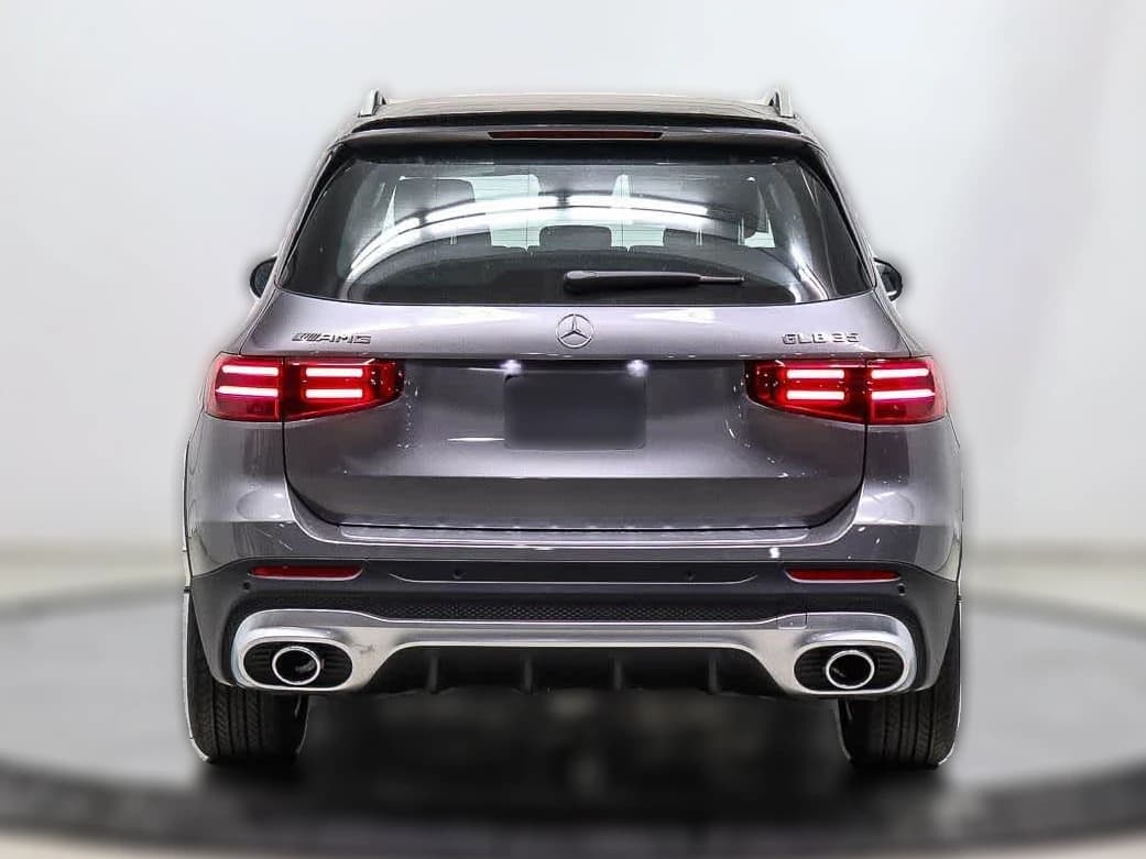 Mercedes-Benz GLB AMG GLB 35 4MATIC SUV 2026 — side view