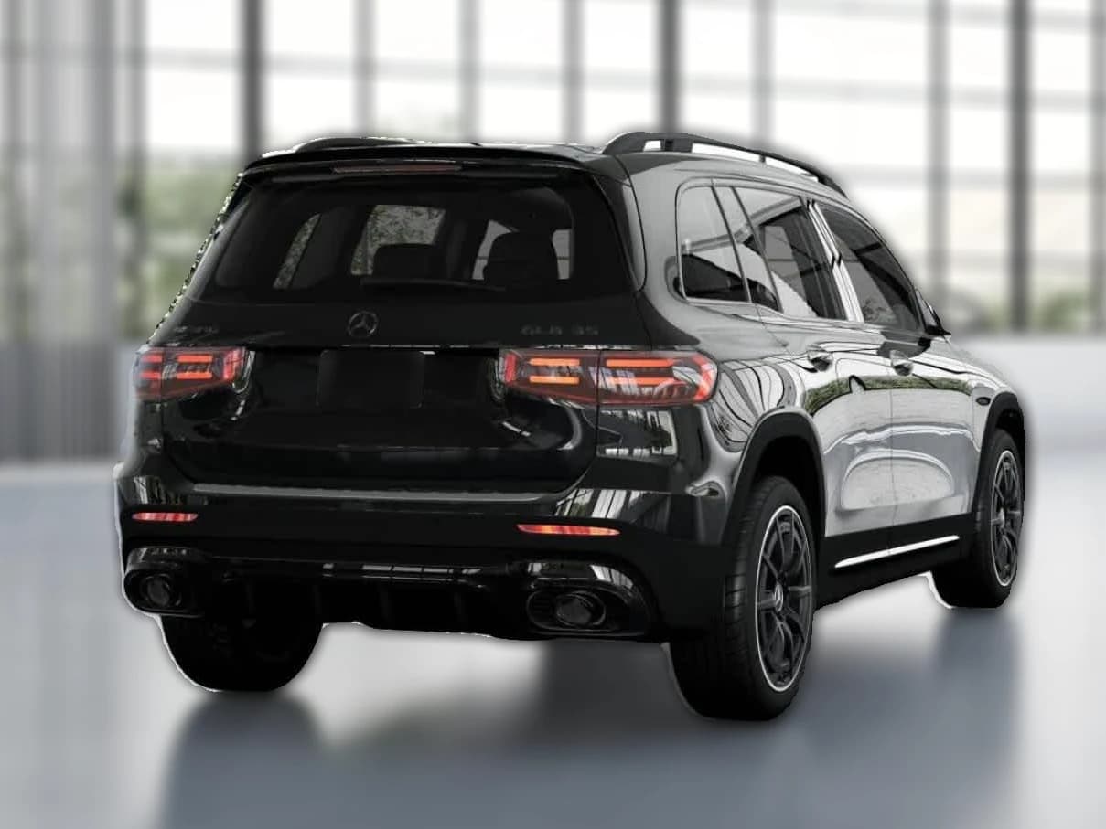 Mercedes-Benz GLB AMG GLB 35 4MATIC SUV 2026 — side view