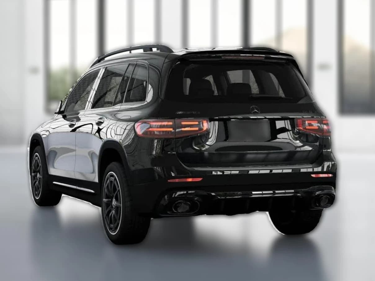 Mercedes-Benz GLB AMG GLB 35 4MATIC SUV 2026 — side view