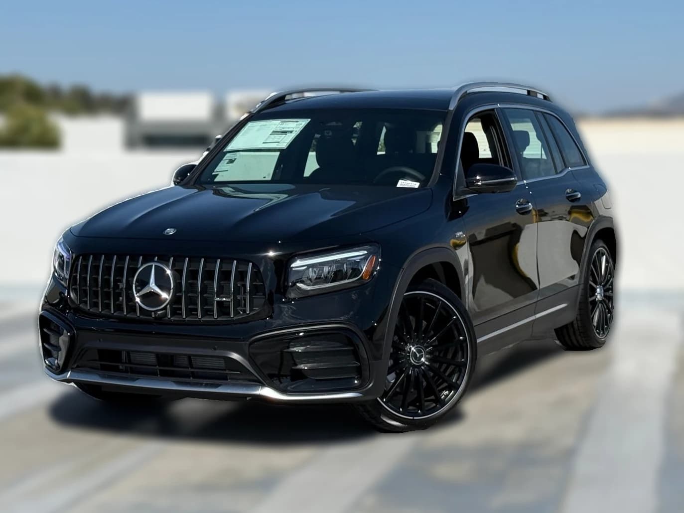 Mercedes-Benz GLB AMG GLB 35 4MATIC SUV 2026 — side view