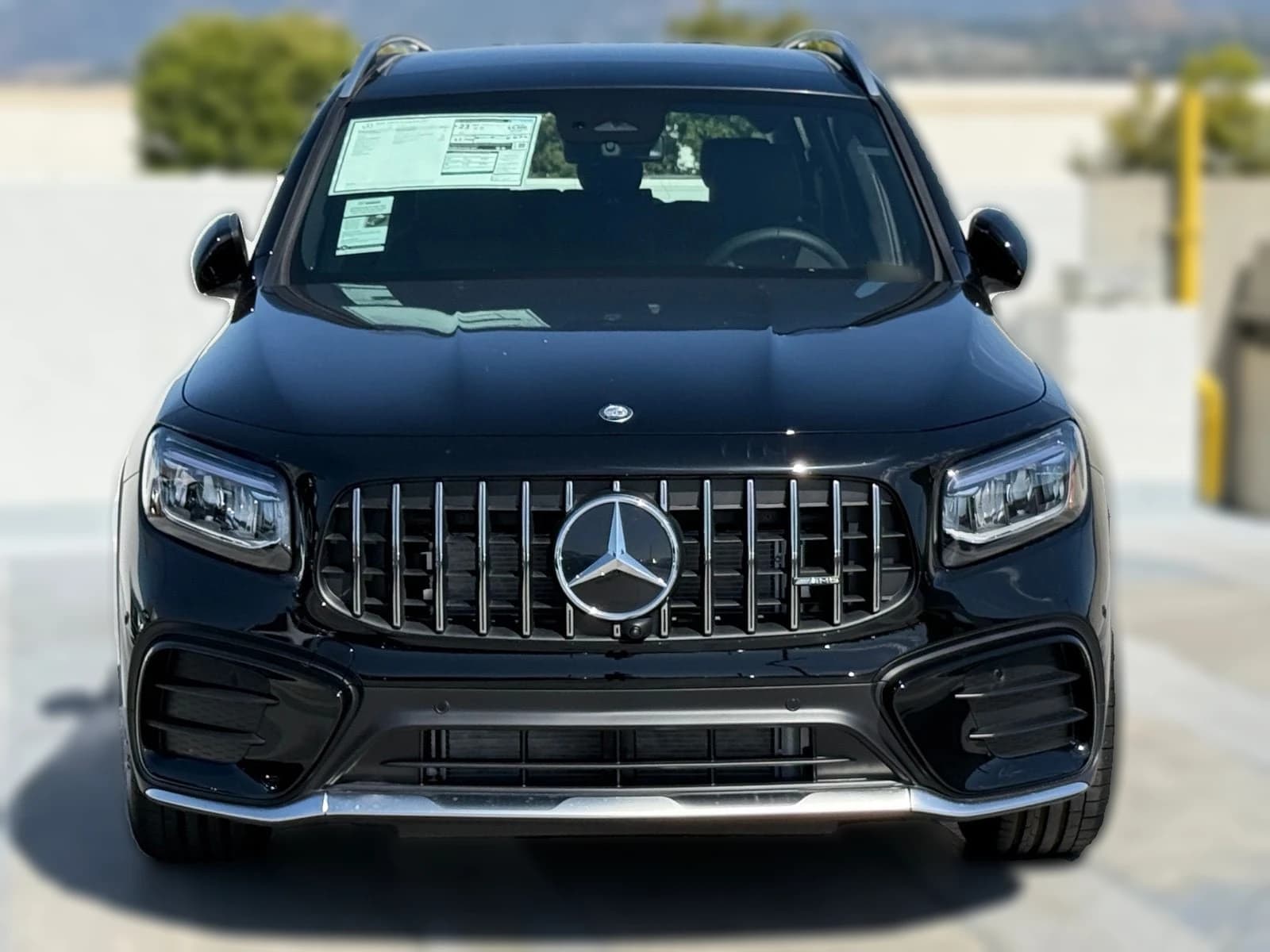 Mercedes-Benz GLB AMG GLB 35 4MATIC SUV 2026 — side view