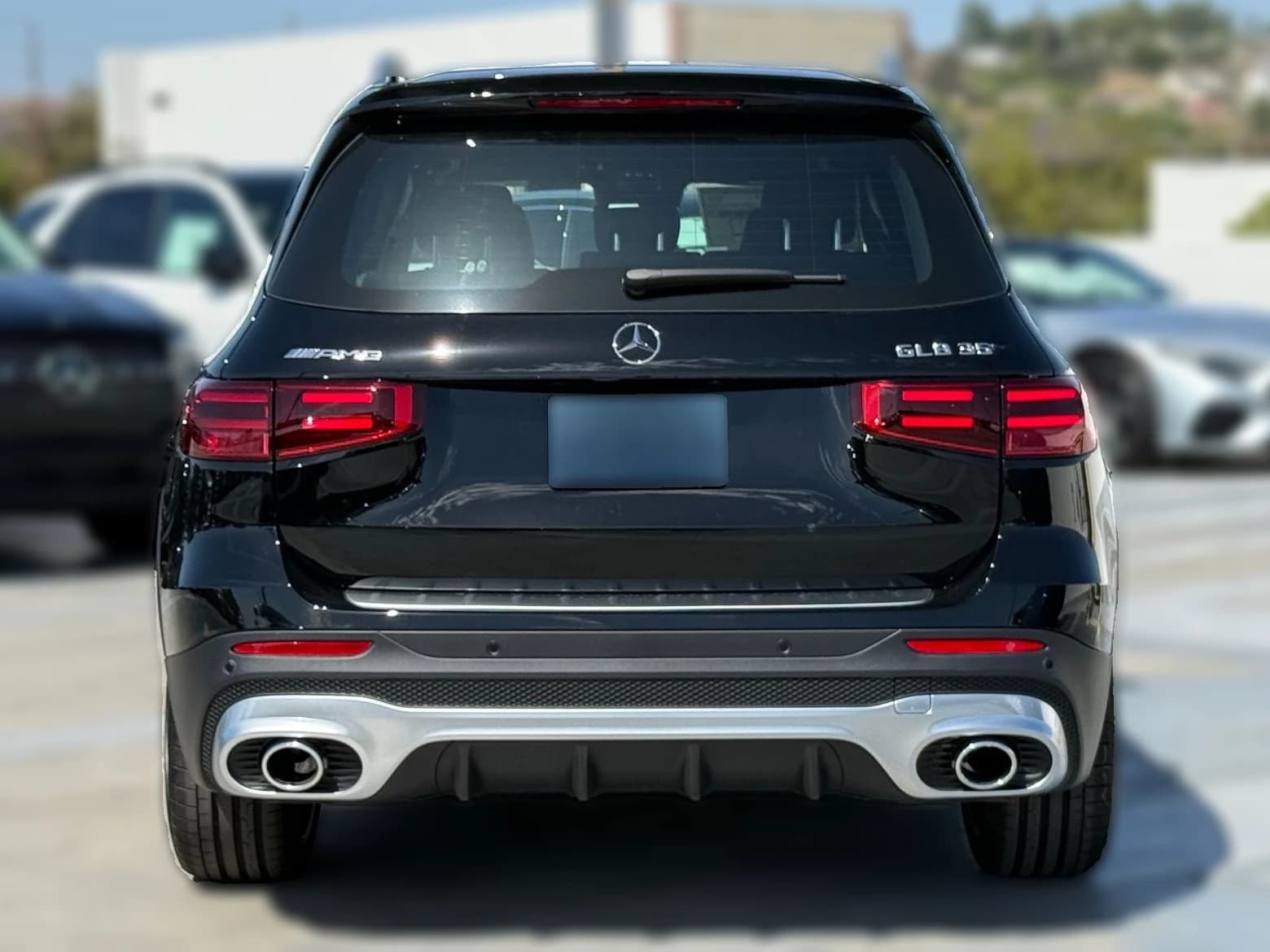 Mercedes-Benz GLB AMG GLB 35 4MATIC SUV 2026 — side view