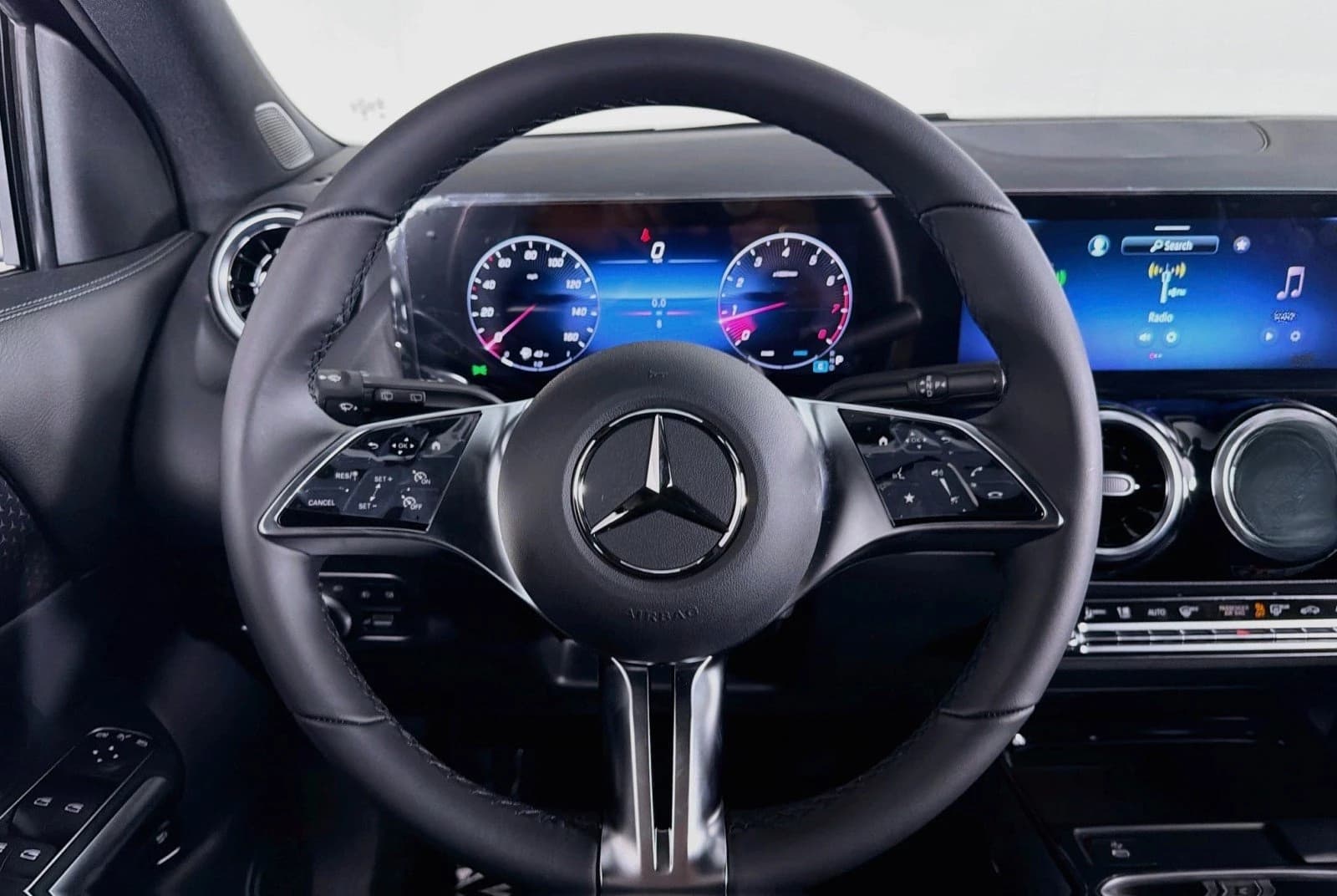 Mercedes-Benz GLA GLA 250 SUV 2026 — side view