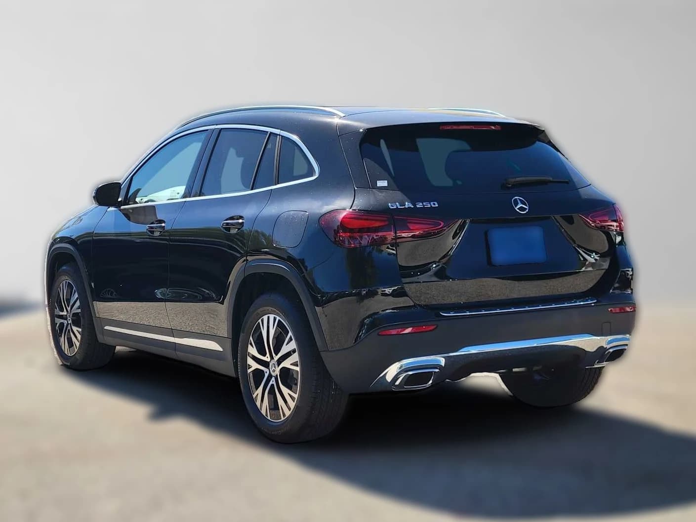 Mercedes-Benz GLA GLA 250 SUV 2026 — side view