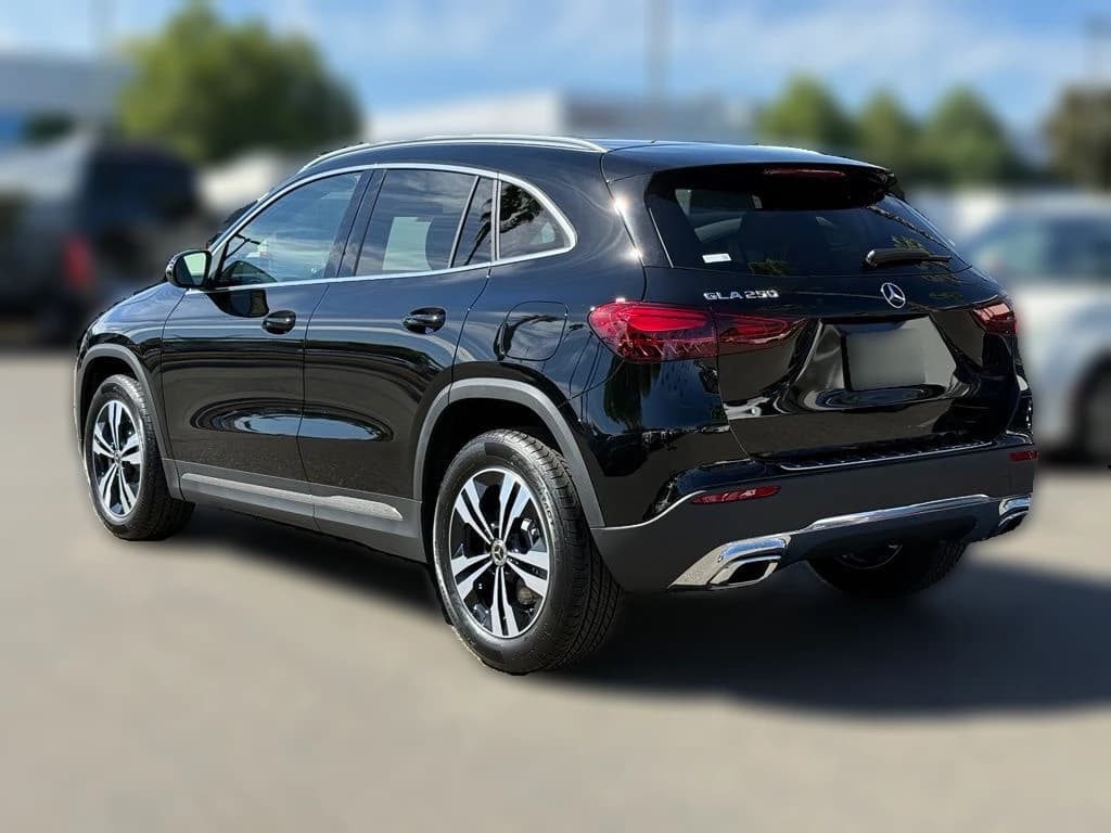 Mercedes-Benz GLA GLA 250 SUV 2026 — side view