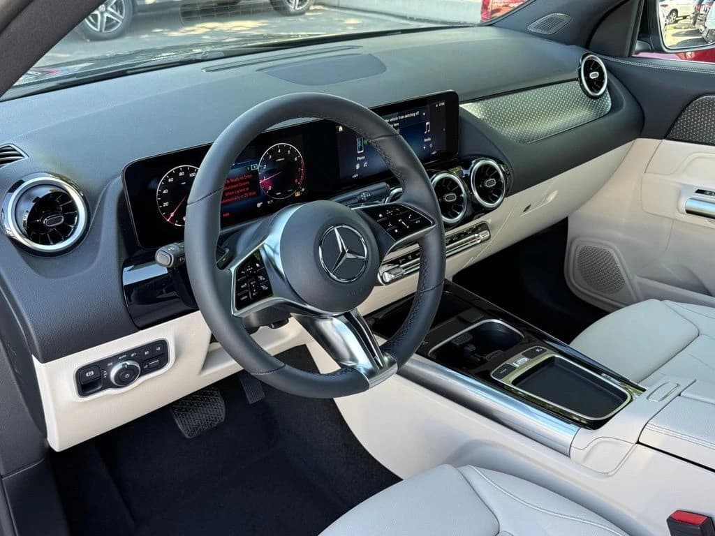 Mercedes-Benz GLA GLA 250 SUV 2026 — side view