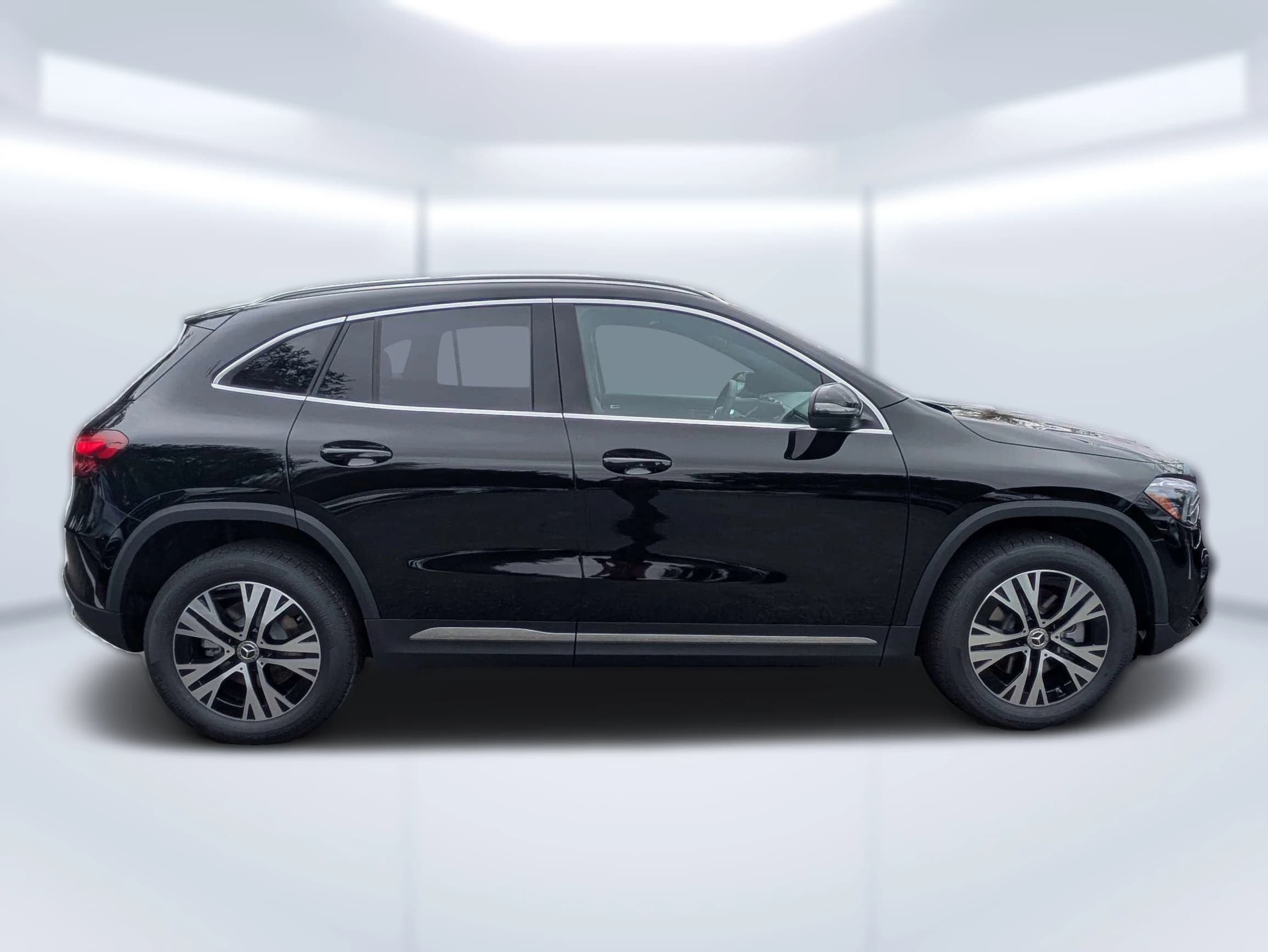 Mercedes-Benz GLA GLA 250 4MATIC SUV 2026 — side view