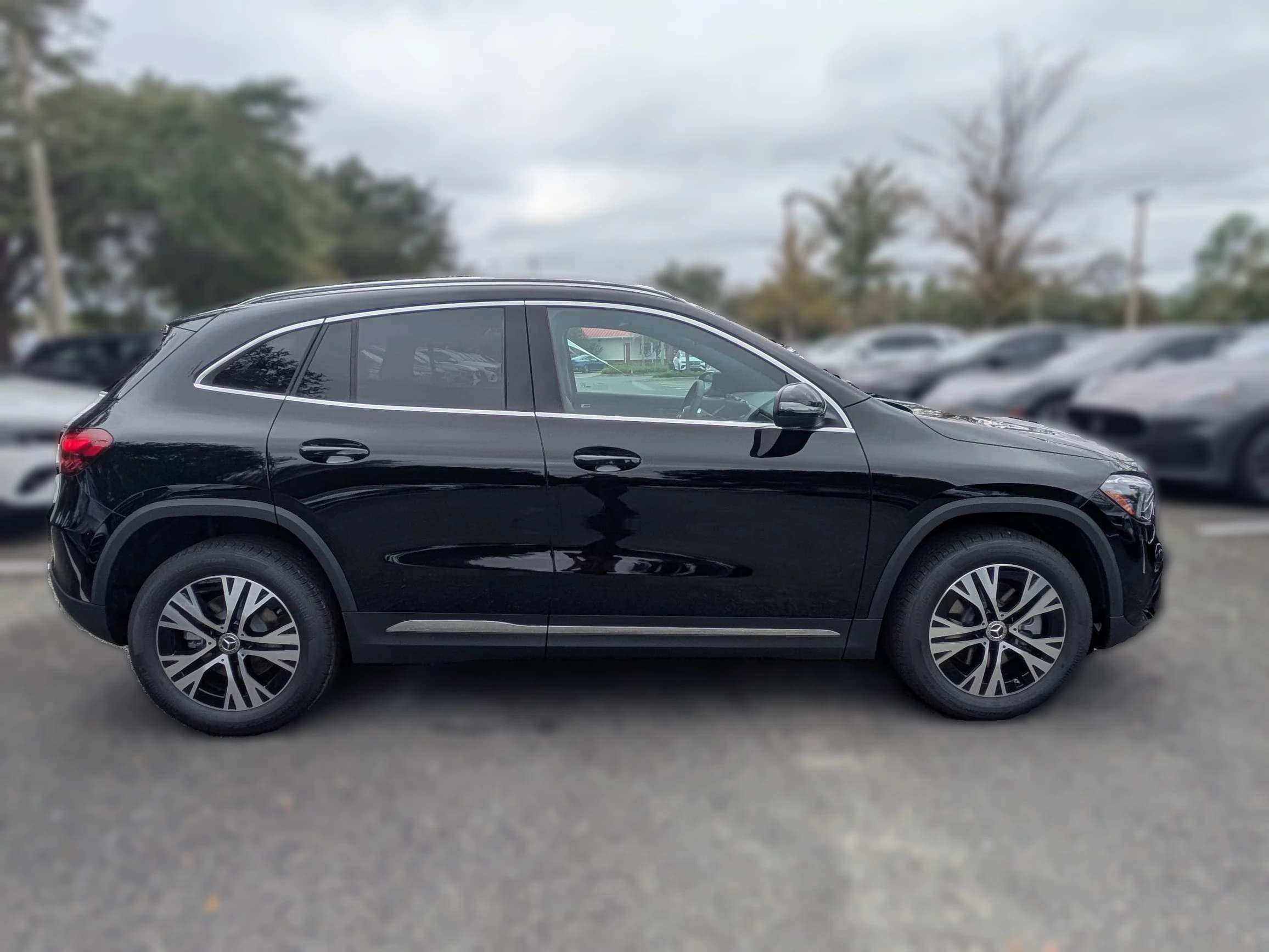 Mercedes-Benz GLA GLA 250 4MATIC SUV 2026 — side view