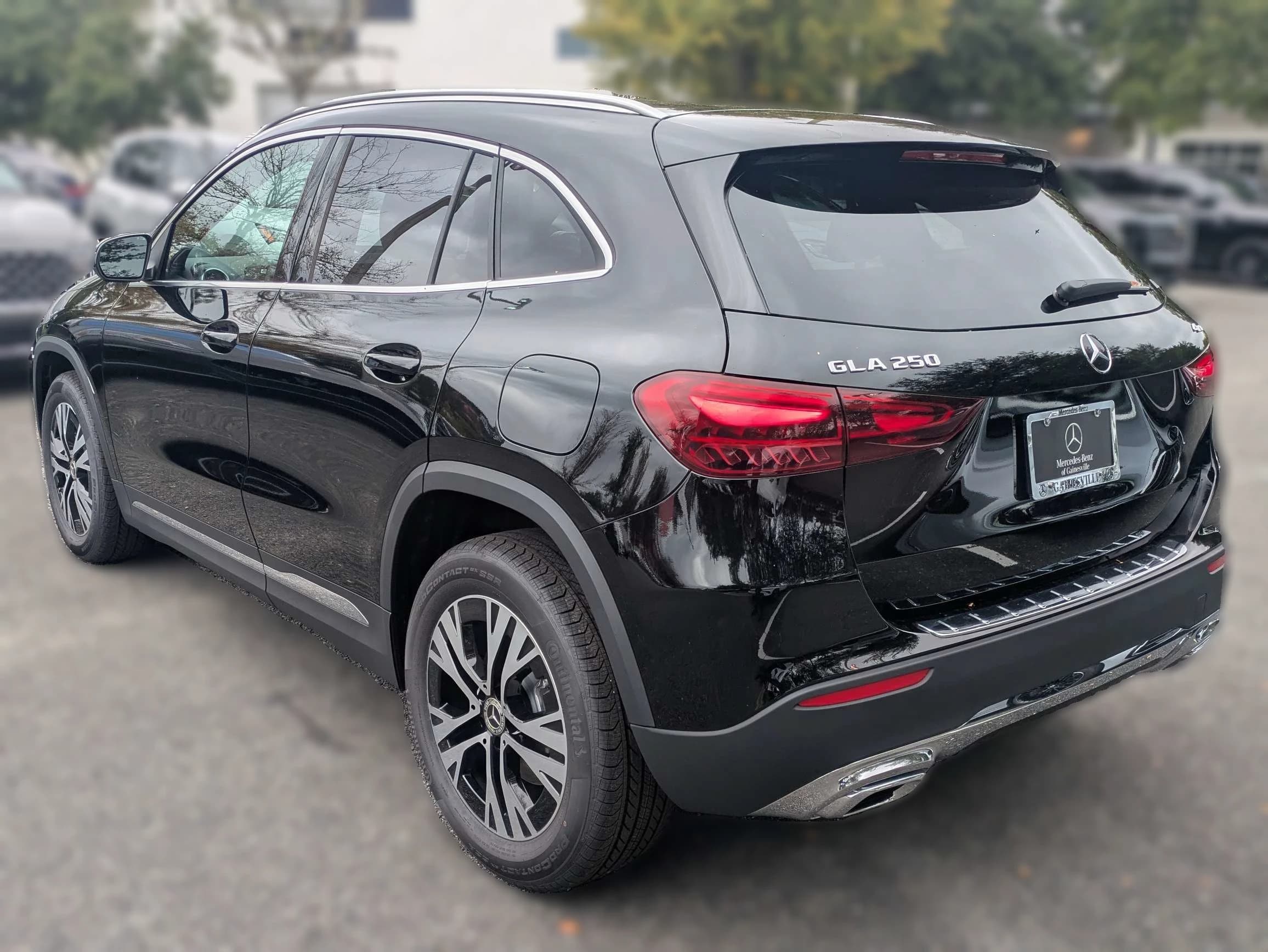 Mercedes-Benz GLA GLA 250 4MATIC SUV 2026 — side view
