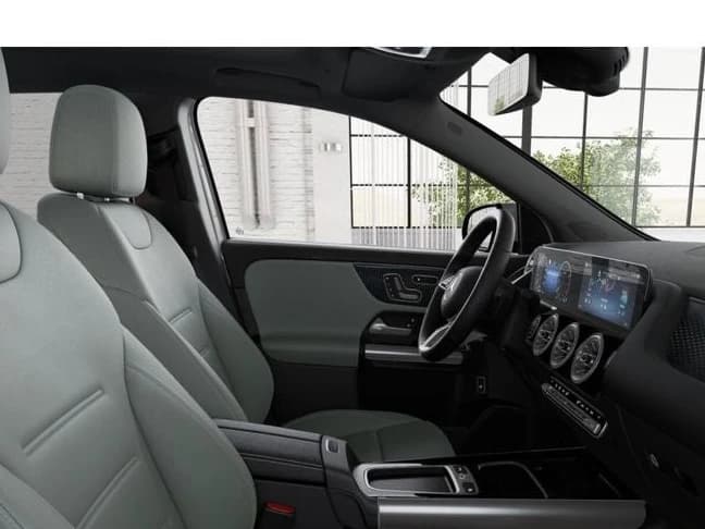 Mercedes-Benz GLA GLA 250 4MATIC SUV 2026 — side view