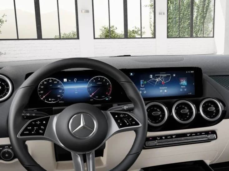 Mercedes-Benz GLA GLA 250 4MATIC SUV 2026 — side view
