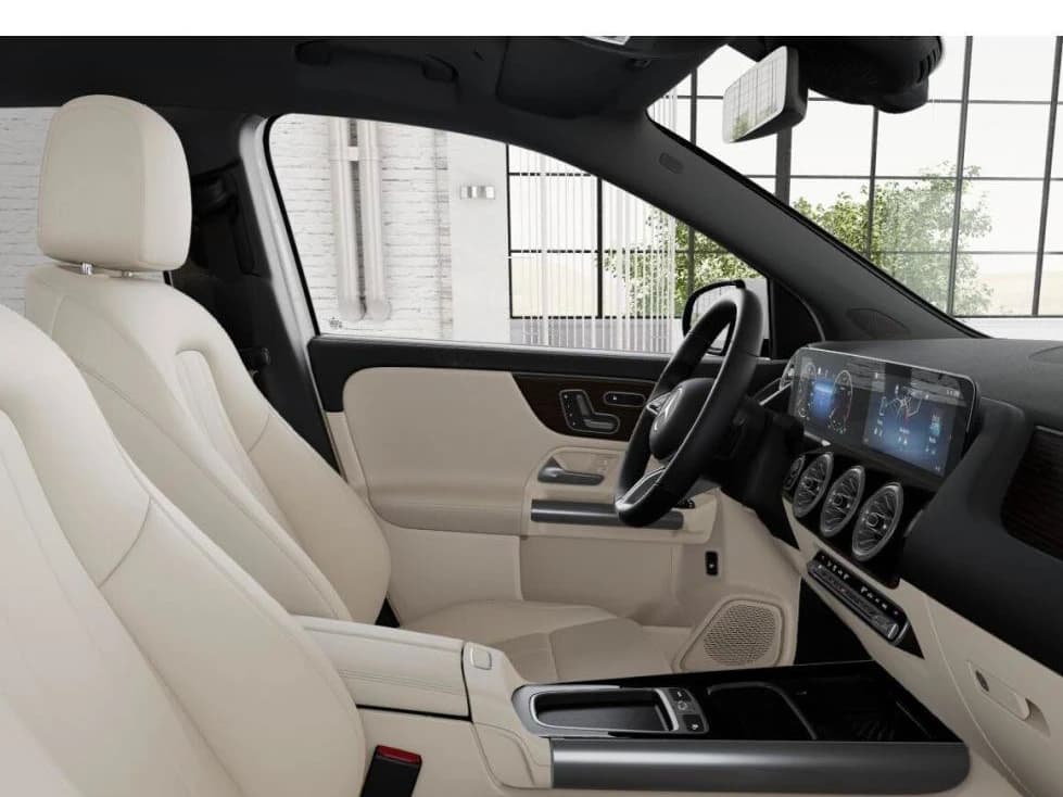 Mercedes-Benz GLA GLA 250 4MATIC SUV 2026 — side view