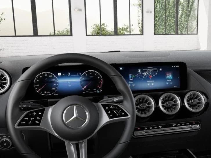 Mercedes-Benz GLA GLA 250 4MATIC SUV 2026 — side view