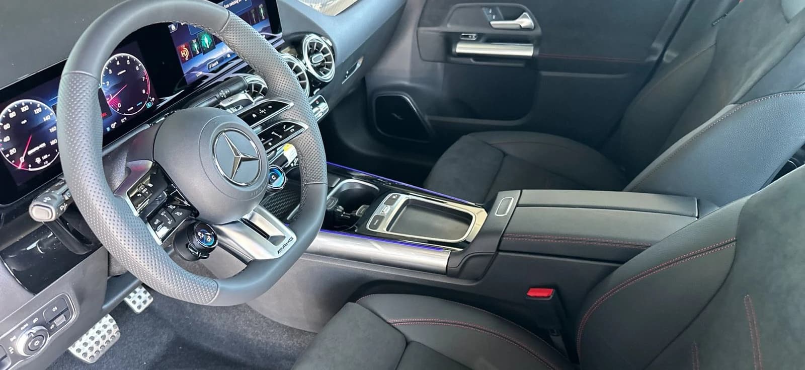 Mercedes-Benz GLA AMG GLA 35 4MATIC SUV 2026 — side view