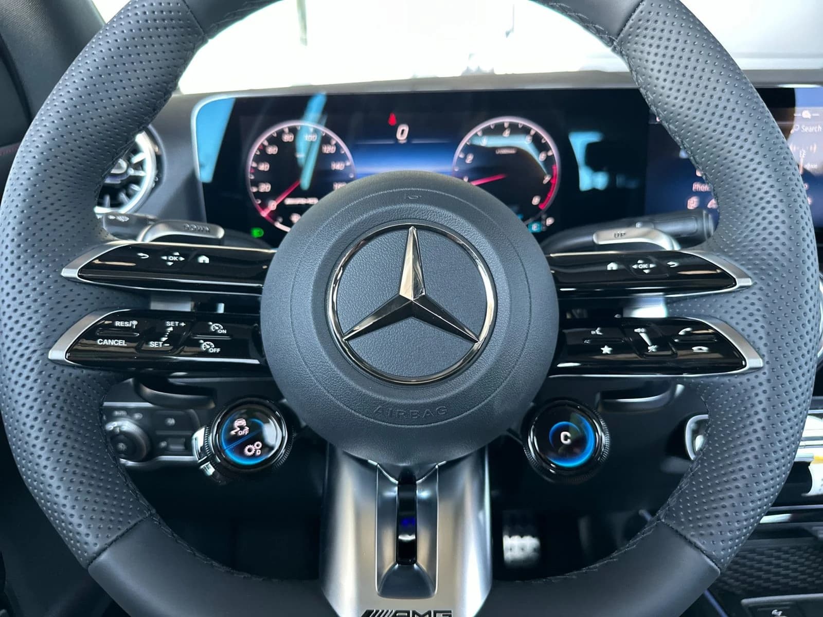 Mercedes-Benz GLA AMG GLA 35 4MATIC SUV 2026 — side view