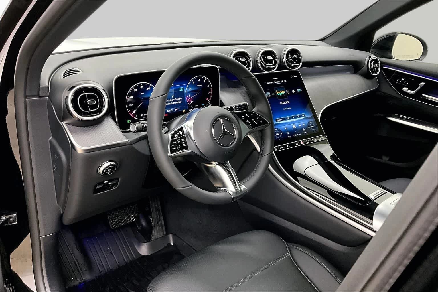 Mercedes-Benz GLC GLC 300 4MATIC SUV 2026 — side view