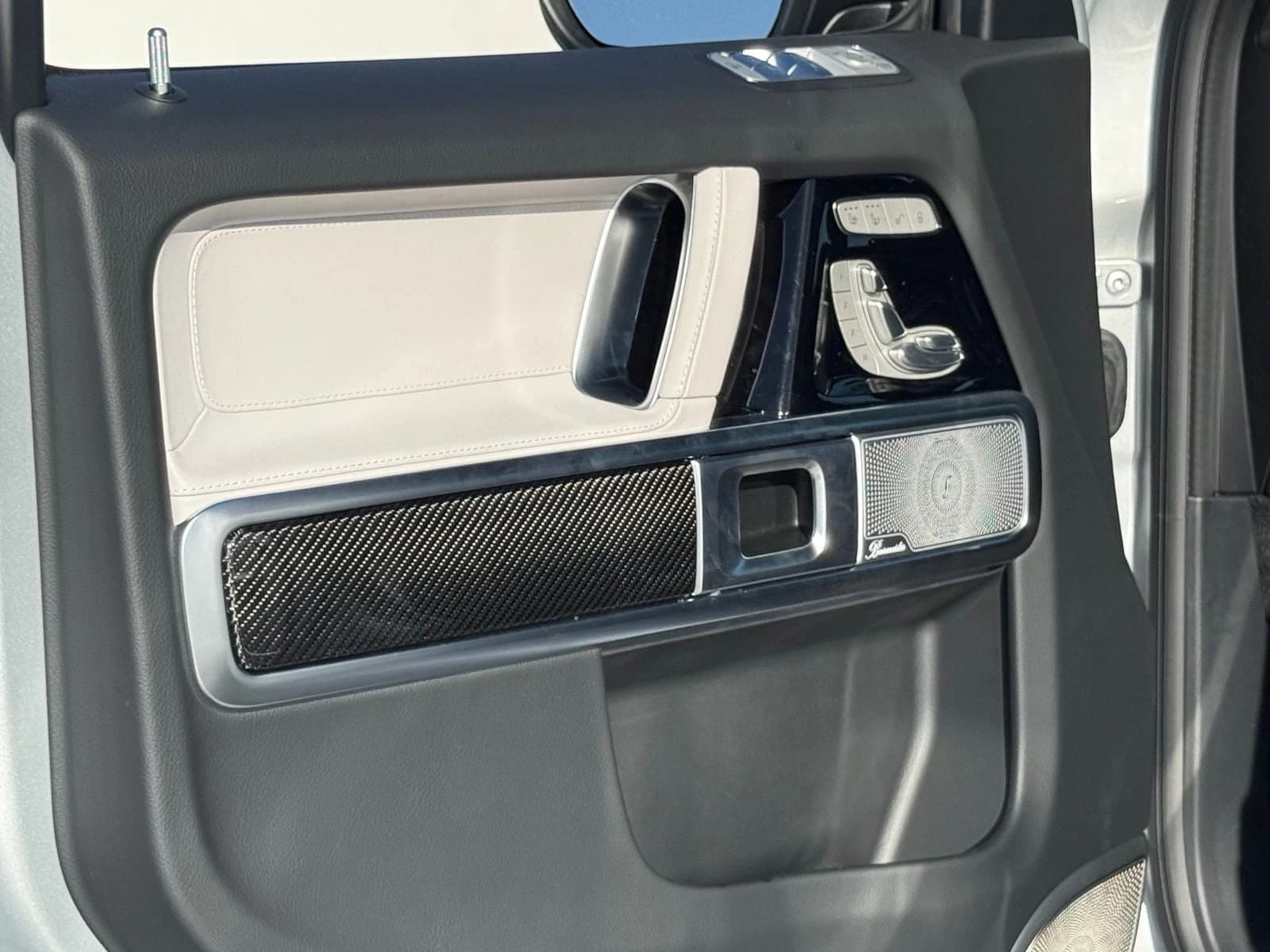Mercedes-Benz G-Class G 550 SUV 2026 — side view