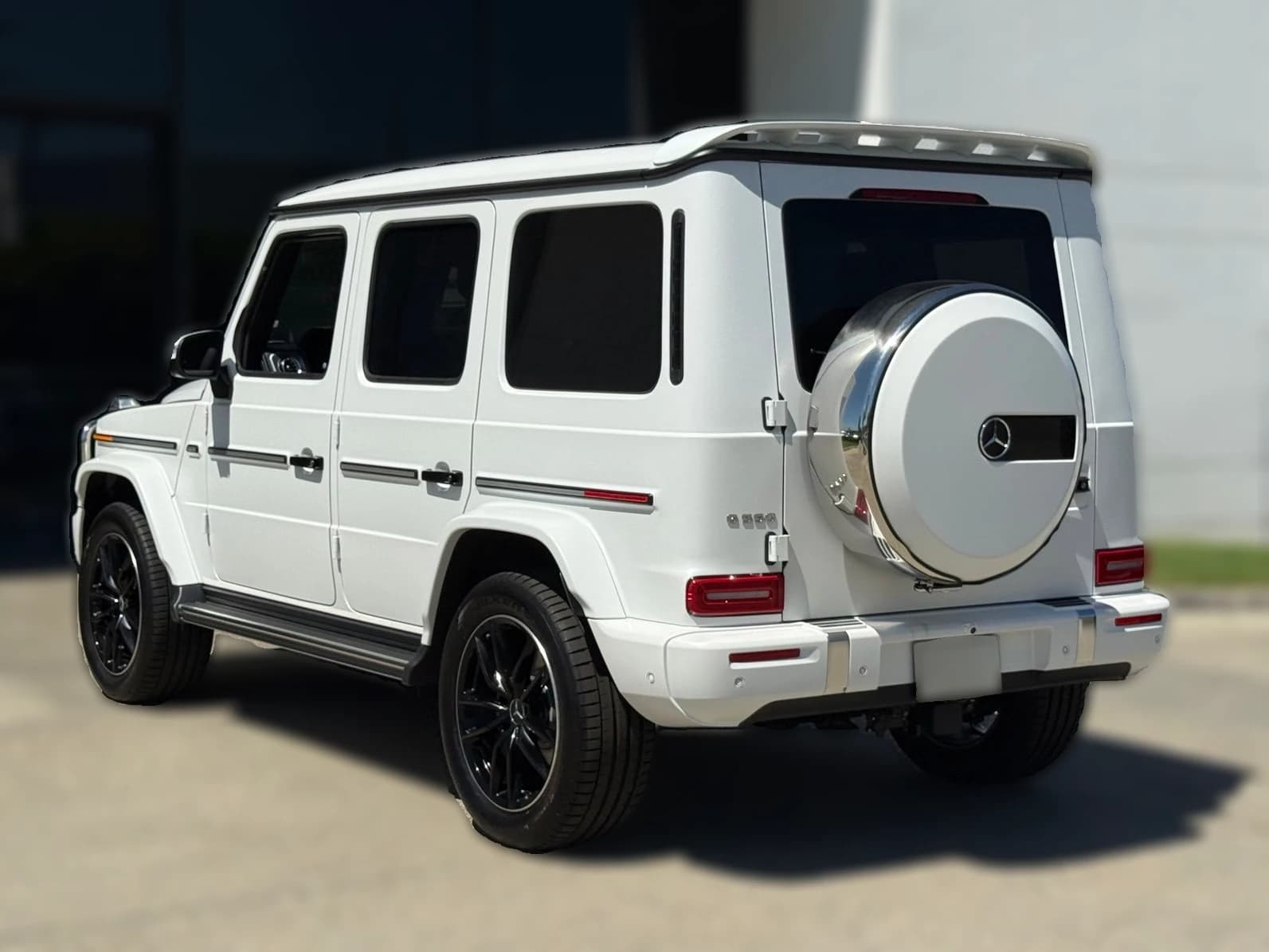 Mercedes-Benz G-Class G 550 SUV 2026 — side view