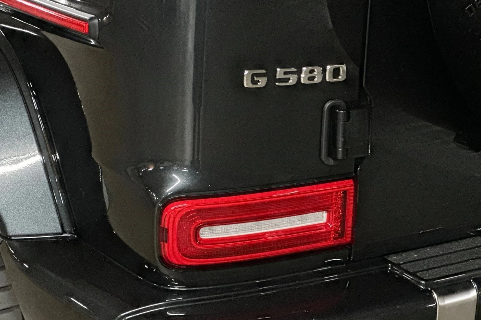Mercedes-Benz G-Class G 580e SUV 2026 — side view