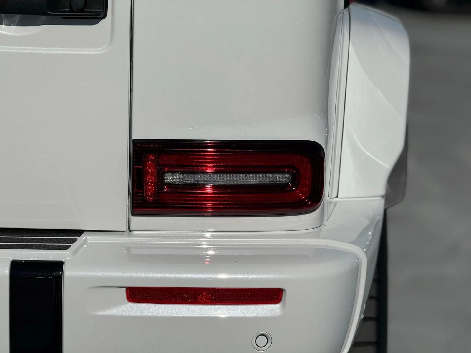 Mercedes-Benz G-Class G 580e SUV 2025 — side view