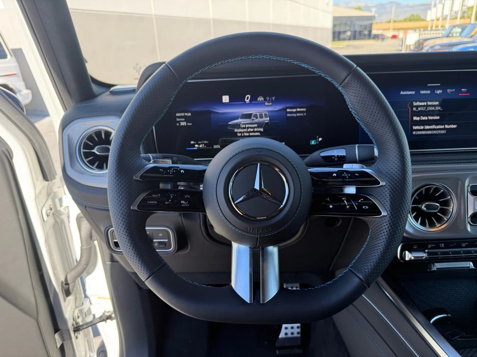 Mercedes-Benz G-Class G 580e SUV 2025 — side view