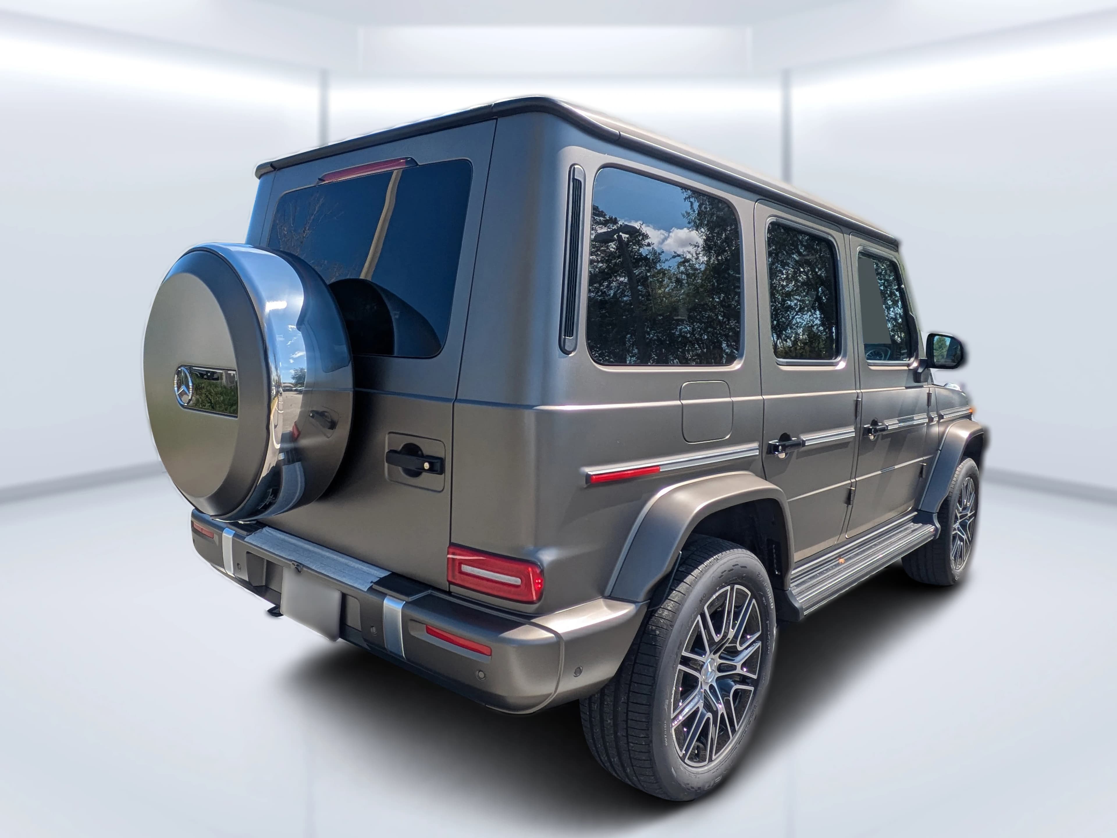Mercedes-Benz G-Class G 580e SUV 2027 — side view