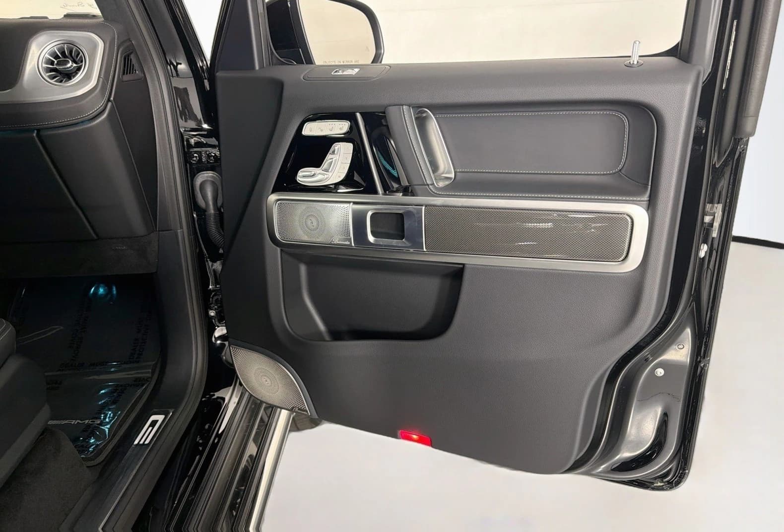 Mercedes-Benz G-Class G 580e SUV 2027 — side view