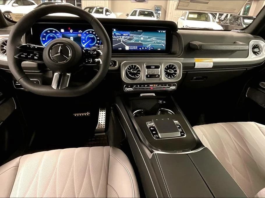 Mercedes-Benz G-Class G 580e SUV 2027 — side view