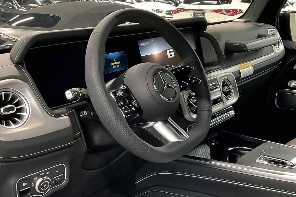 Mercedes-Benz G-Class G 580e SUV 2027 — side view
