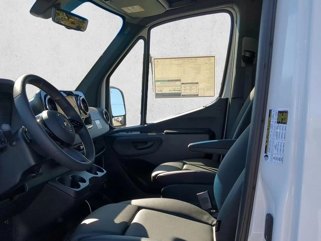 Mercedes-Benz Sprinter Cargo Van Standard Roof 4-Cyl Diesel 2500 Standard Roof I4 Diesel 144" RWD 2026 — side view