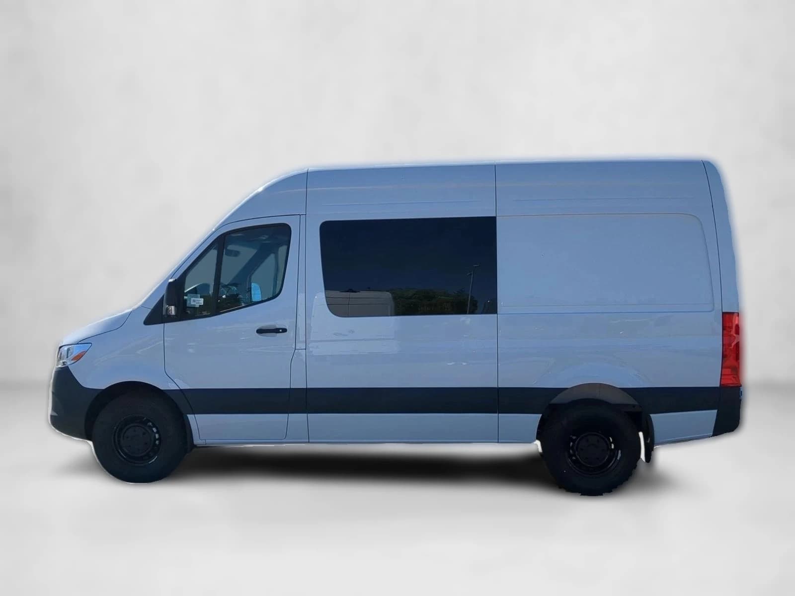 Mercedes-Benz Sprinter Cargo Van Standard Roof 4-Cyl Diesel 2500 Standard Roof I4 Diesel 144" RWD 2026 — side view