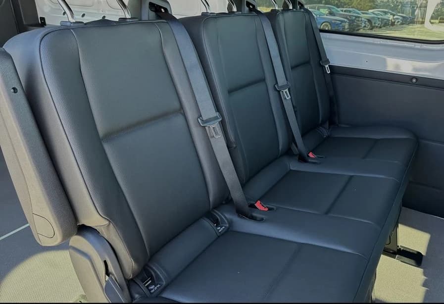 Mercedes-Benz Sprinter Crew Van Standard Roof 4-Cyl Diesel HO 2500 Standard Roof I4 Diesel HO 144" RWD 2025 — side view