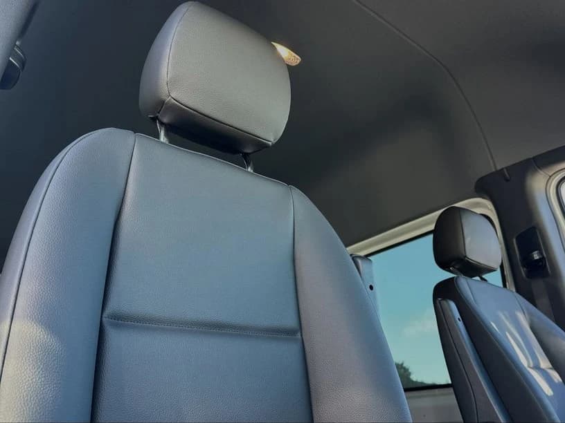 Mercedes-Benz Sprinter Crew Van Standard Roof 4-Cyl Diesel HO 2500 Standard Roof I4 Diesel HO 144" RWD 2025 — side view