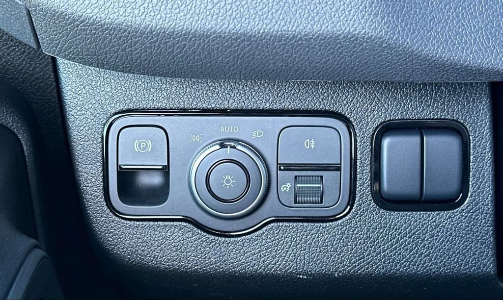 Mercedes-Benz Sprinter Crew Van Standard Roof 4-Cyl Diesel HO 2500 Standard Roof I4 Diesel HO 144" RWD 2025 — side view