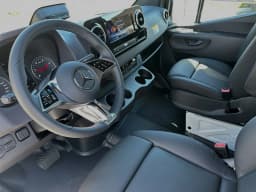 Mercedes-Benz Sprinter Crew Van Standard Roof 4-Cyl Diesel HO 2500 Standard Roof I4 Diesel HO 144" RWD 2025 — side view