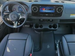 Mercedes-Benz Sprinter Crew Van Standard Roof 4-Cyl Diesel HO 2500 Standard Roof I4 Diesel HO 144" RWD 2025 — side view