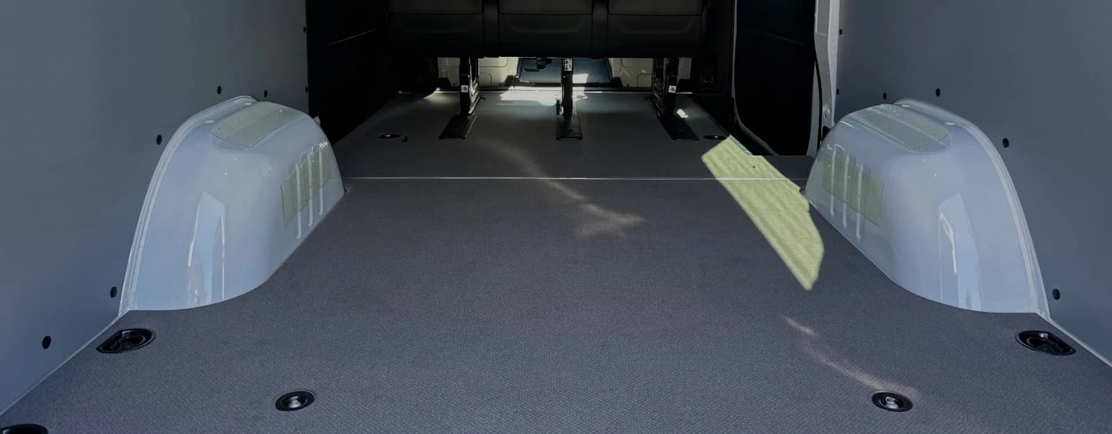 Mercedes-Benz Sprinter Crew Van Standard Roof 4-Cyl Diesel HO 2500 Standard Roof I4 Diesel HO 144" RWD 2025 — side view