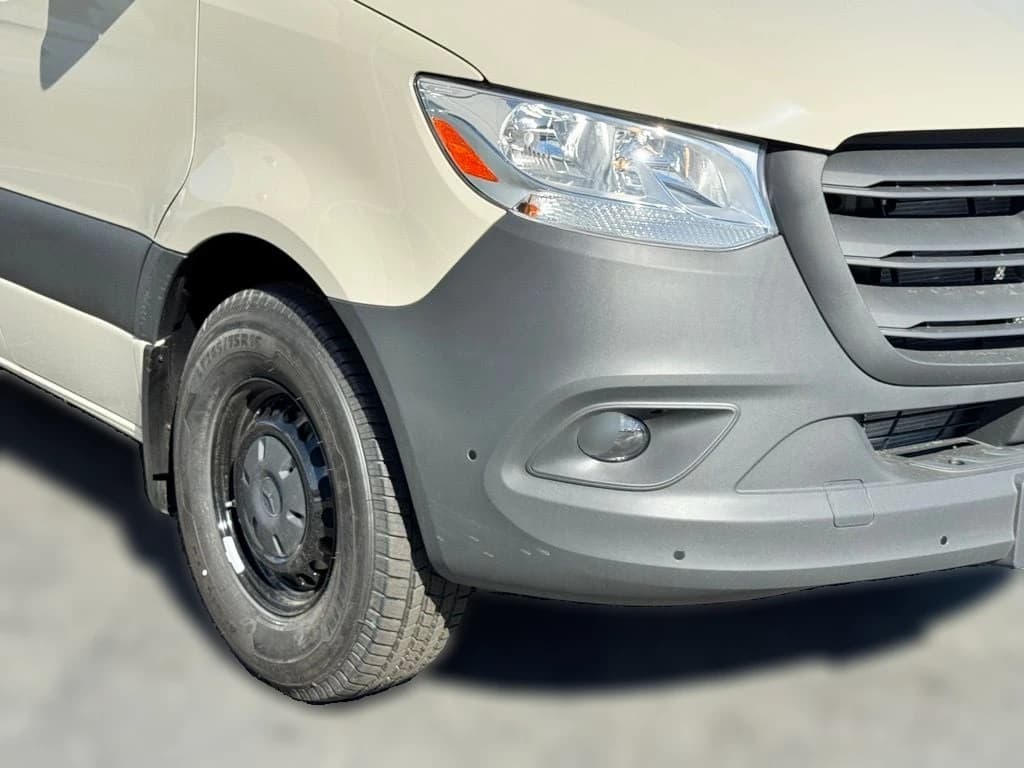 Mercedes-Benz Sprinter Crew Van High Roof 4-Cyl Diesel HO 2500 High Roof I4 Diesel HO 170" RWD 2025 — side view