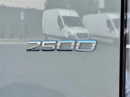 Mercedes-Benz Sprinter Crew Van High Roof 4-Cyl Diesel HO 2500 High Roof I4 Diesel HO 170" RWD 2025 — side view