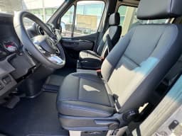 Mercedes-Benz Sprinter Crew Van High Roof 4-Cyl Diesel HO 2500 High Roof I4 Diesel HO 170" RWD 2025 — side view