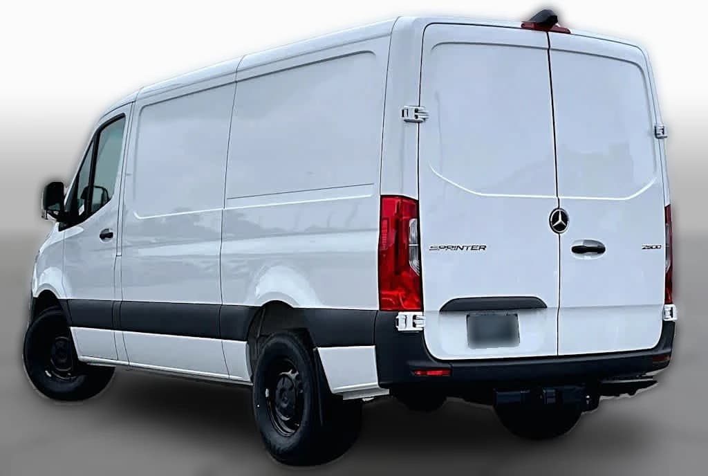 Mercedes-Benz Sprinter Crew Van Standard Roof 4-Cyl Diesel 2500 Standard Roof I4 Diesel 144" RWD 2026 — side view