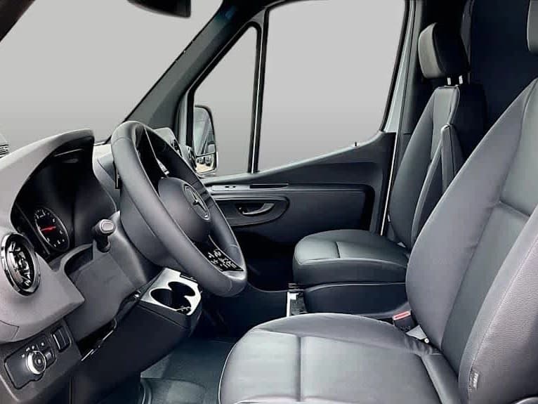 Mercedes-Benz Sprinter Crew Van Standard Roof 4-Cyl Diesel 2500 Standard Roof I4 Diesel 144" RWD 2026 — side view