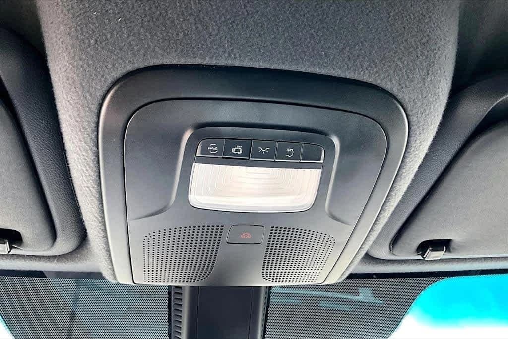 Mercedes-Benz Sprinter Crew Van Standard Roof 4-Cyl Diesel 2500 Standard Roof I4 Diesel 144" RWD 2026 — side view