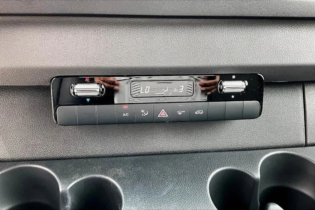 Mercedes-Benz Sprinter Crew Van Standard Roof 4-Cyl Diesel 2500 Standard Roof I4 Diesel 144" RWD 2026 — side view