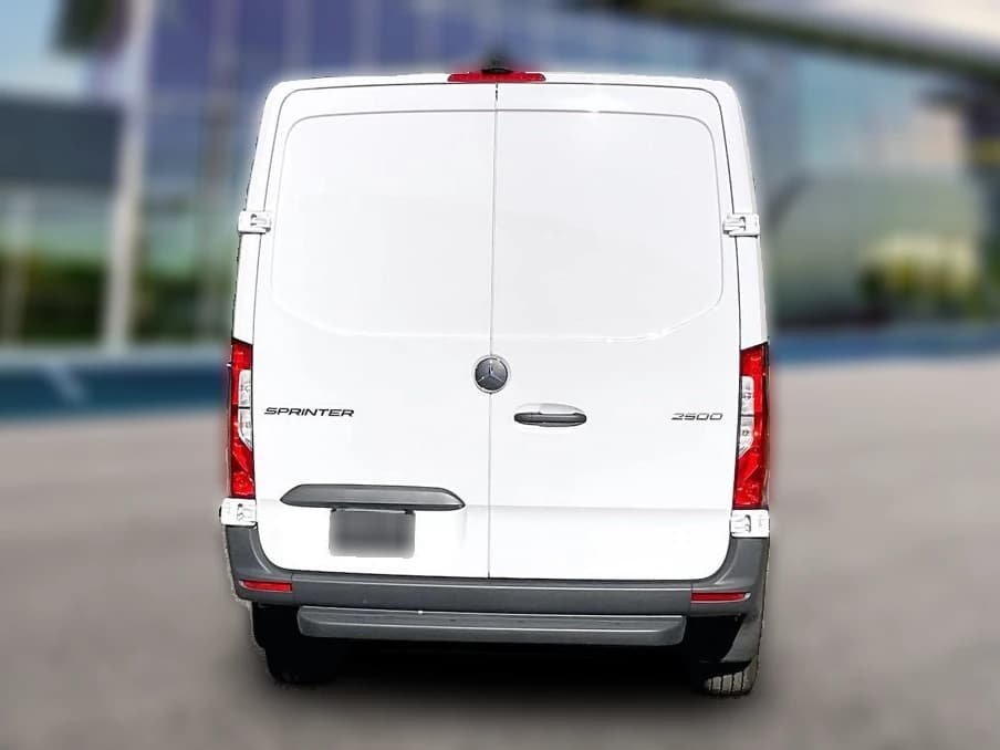 Mercedes-Benz Sprinter Cargo Van Standard Roof 4-Cyl Diesel 2500 Standard Roof I4 Diesel 144" RWD 2026 — side view
