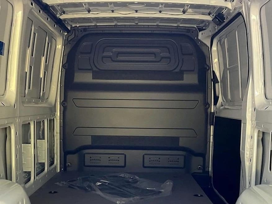 Mercedes-Benz Sprinter Cargo Van Standard Roof 4-Cyl Diesel 2500 Standard Roof I4 Diesel 144" RWD 2026 — side view