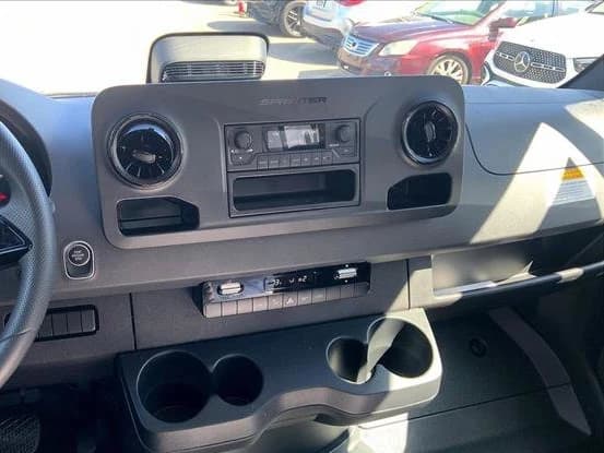 Mercedes-Benz Sprinter Crew Van Standard Roof 4-Cyl Diesel 2500 Standard Roof I4 Diesel 144" RWD 2026 — side view