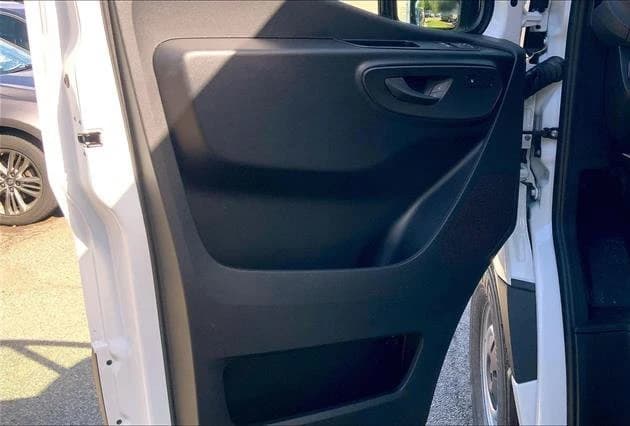 Mercedes-Benz Sprinter Crew Van Standard Roof 4-Cyl Diesel 2500 Standard Roof I4 Diesel 144" RWD 2026 — side view