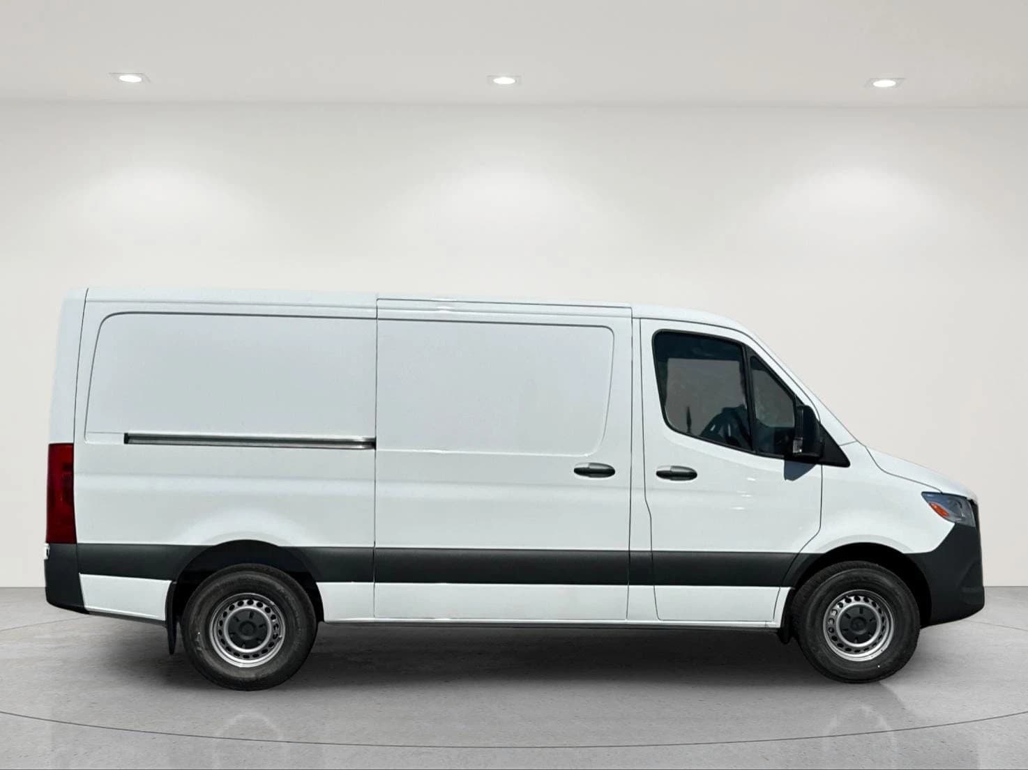 Mercedes-Benz Sprinter Cargo Van Standard Roof 4-Cyl Diesel 2500 Standard Roof I4 Diesel 144" RWD 2026 — side view